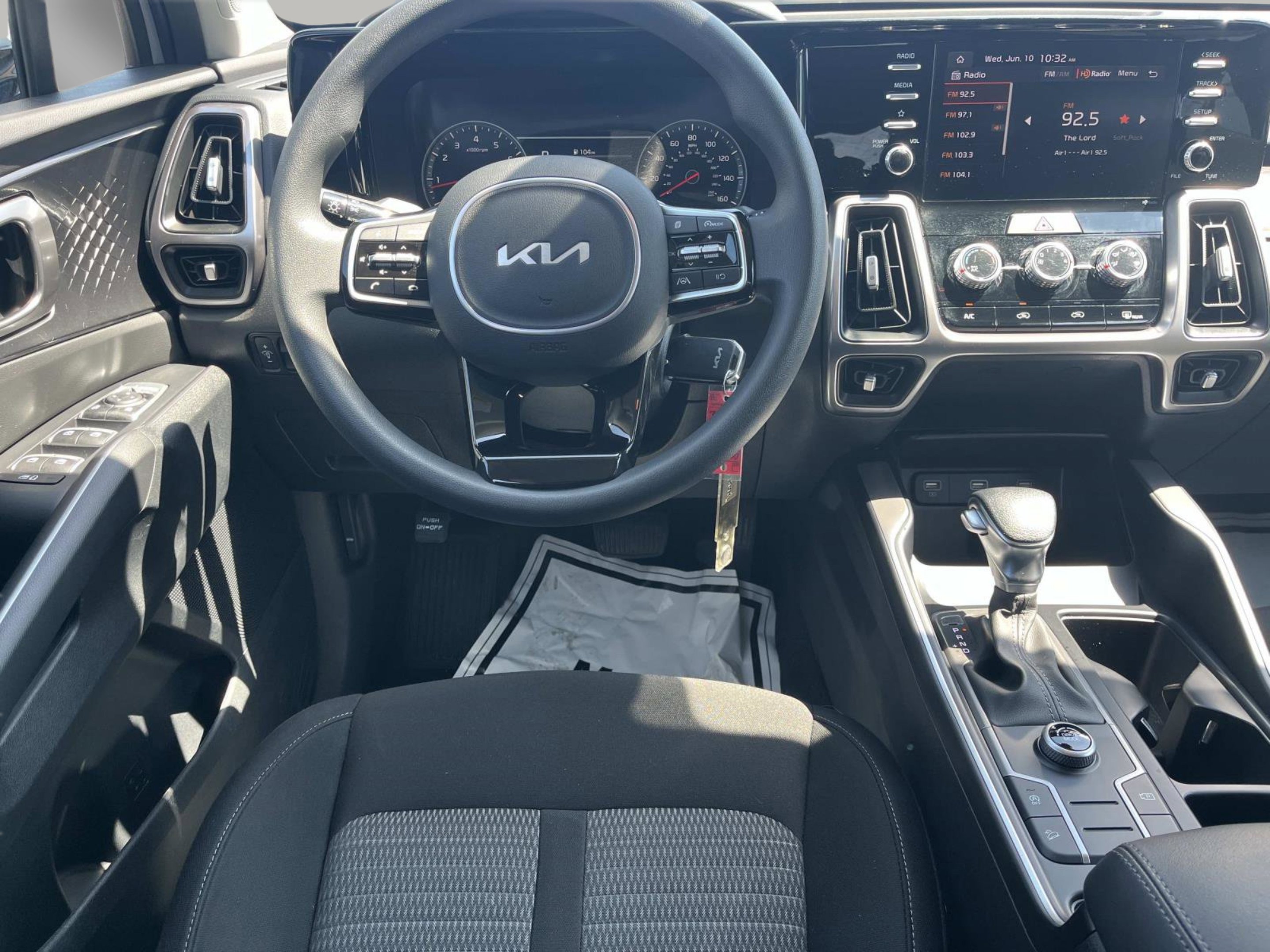 Used 2023 Glacial White Pearl Kia LX image 12