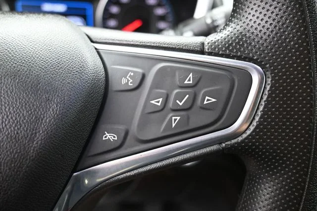 Used 2019 White Chevrolet LT image 18
