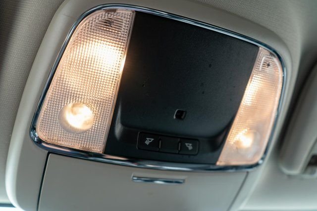 Used 2015 Steel Metallic Dodge SXT image 29