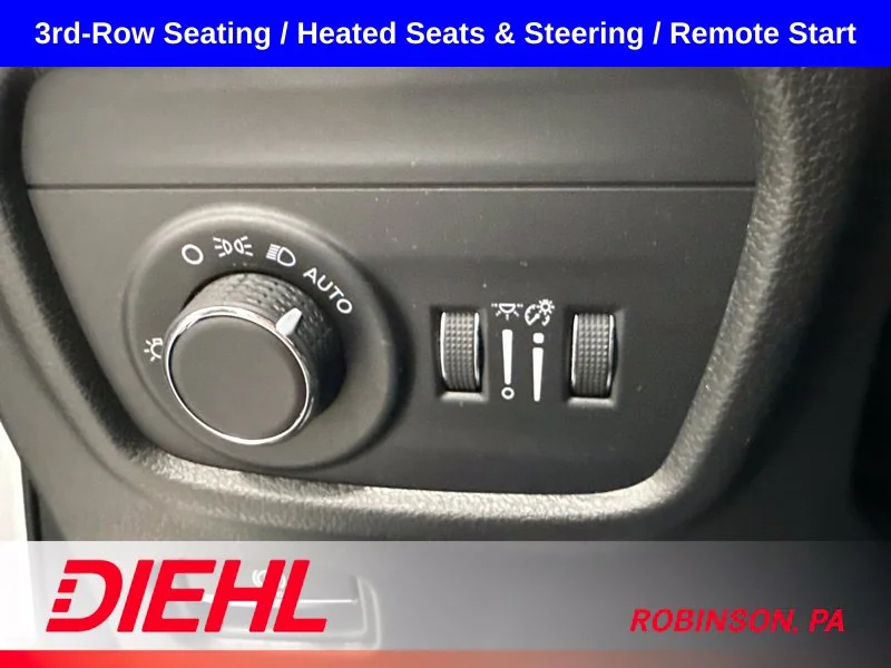 Used 2023 White Jeep Laredo image 25