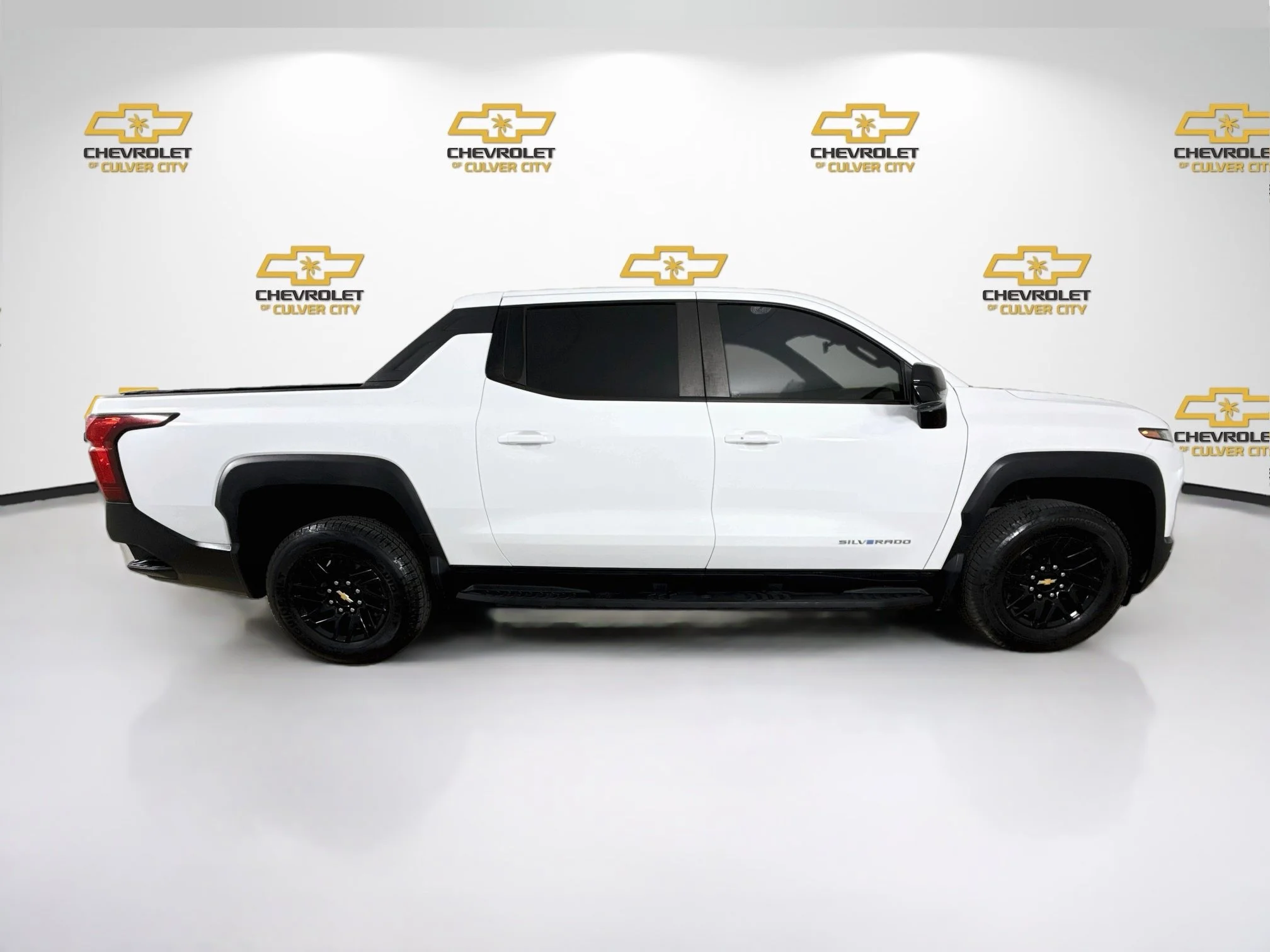 Used 2024 Summit White Chevrolet Work Truck image 9