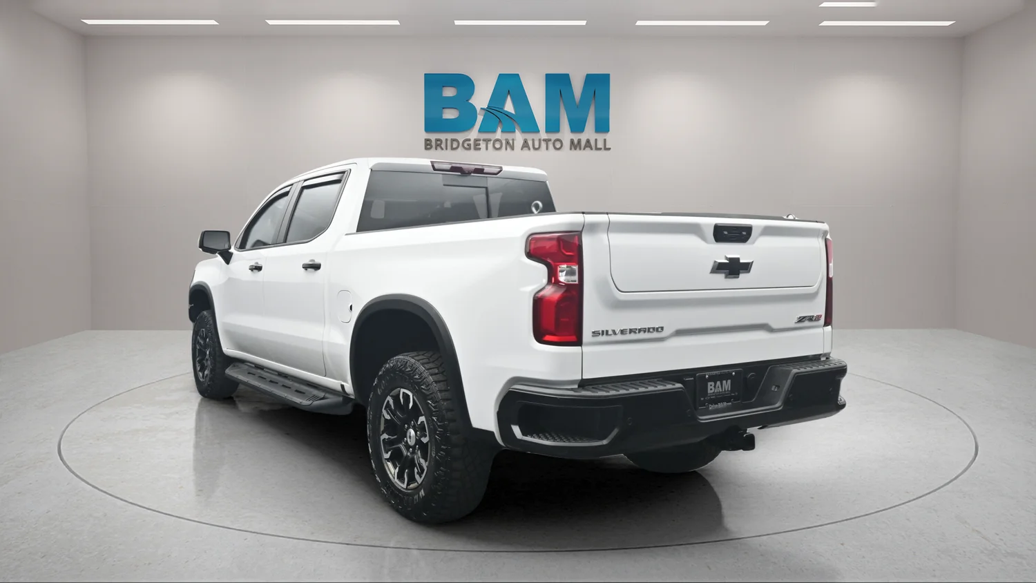 Used 2024 White Chevrolet ZR2 image 4