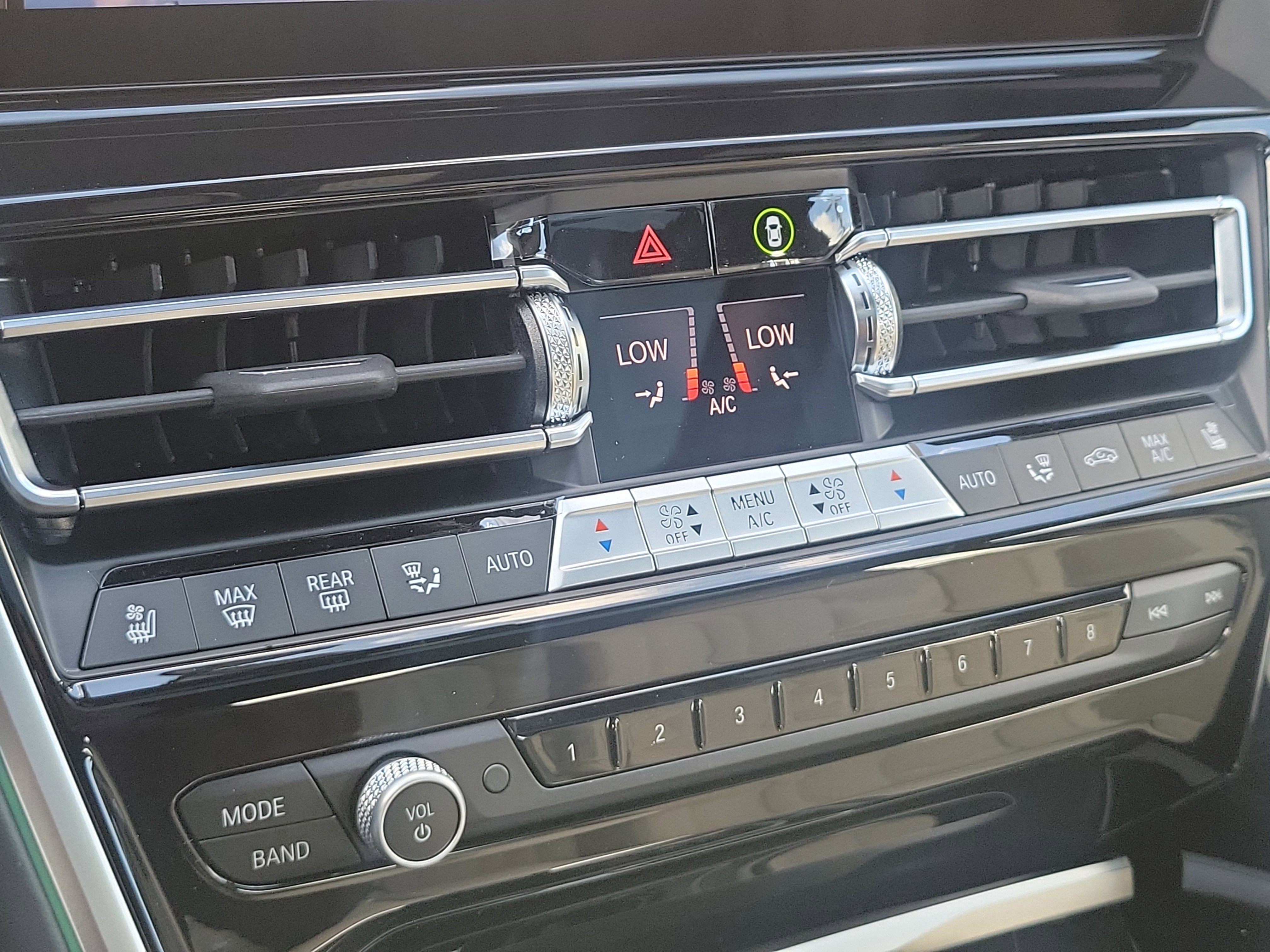 2026 BMW 8 Series 840i - Photo 30
