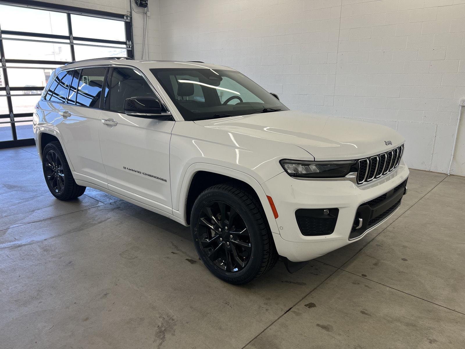 2022 Jeep Grand Cherokee Overland - Photo 14