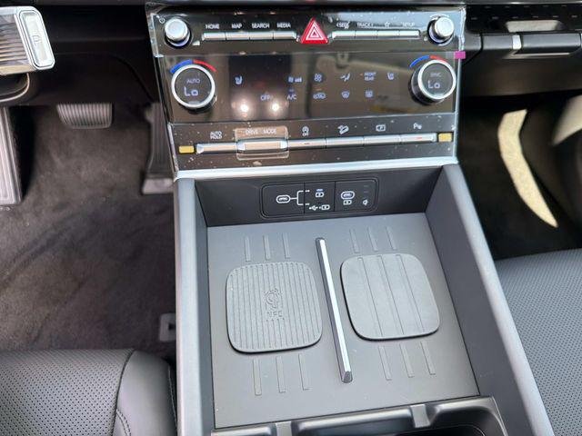 New 2026 Silver Hyundai SEL FWD image 27