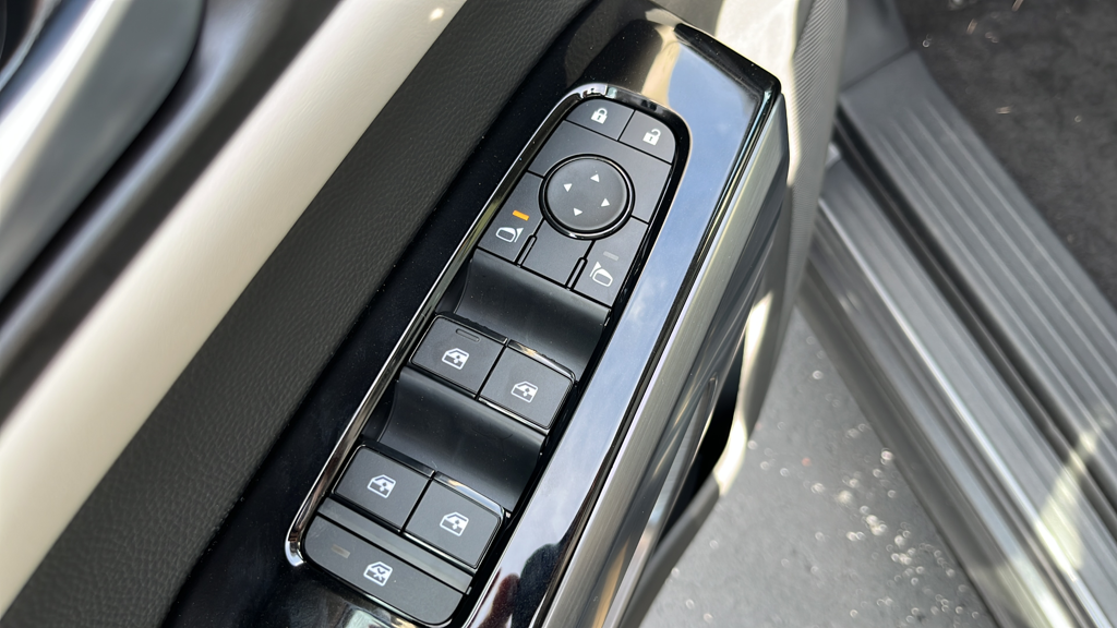 New 2026 Gun Metallic Nissan SL image 20