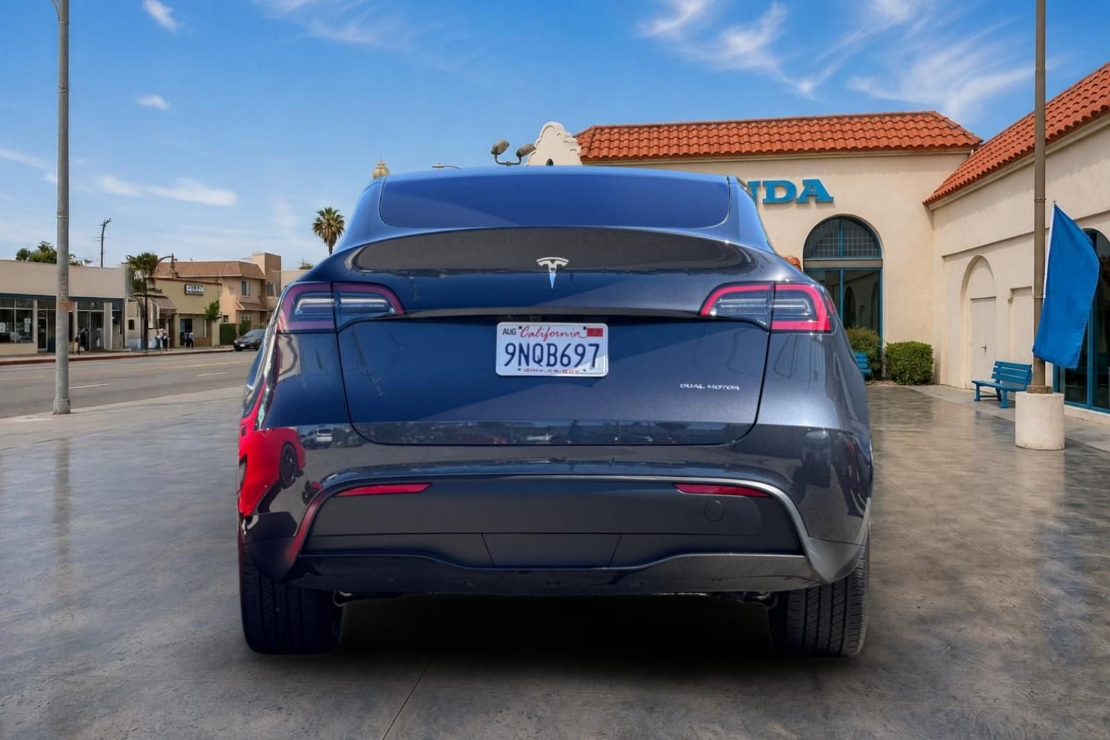 Used 2024 Stealth Gray Tesla Long Range image 5