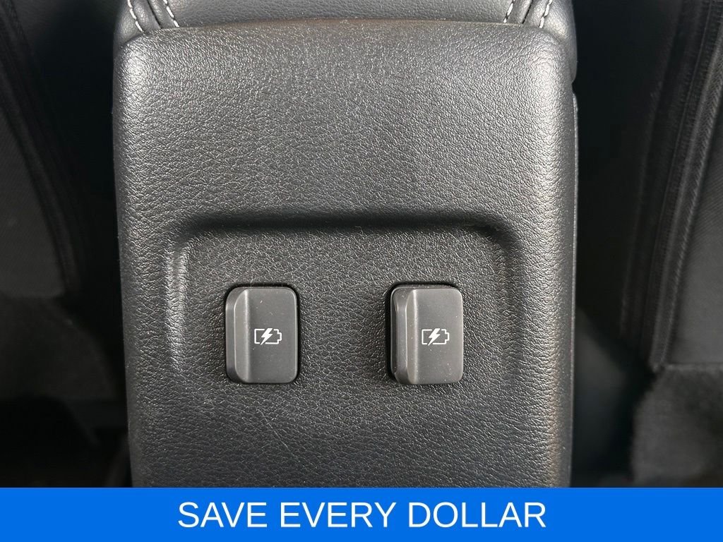 Used 2023 Orange Nissan SR image 17