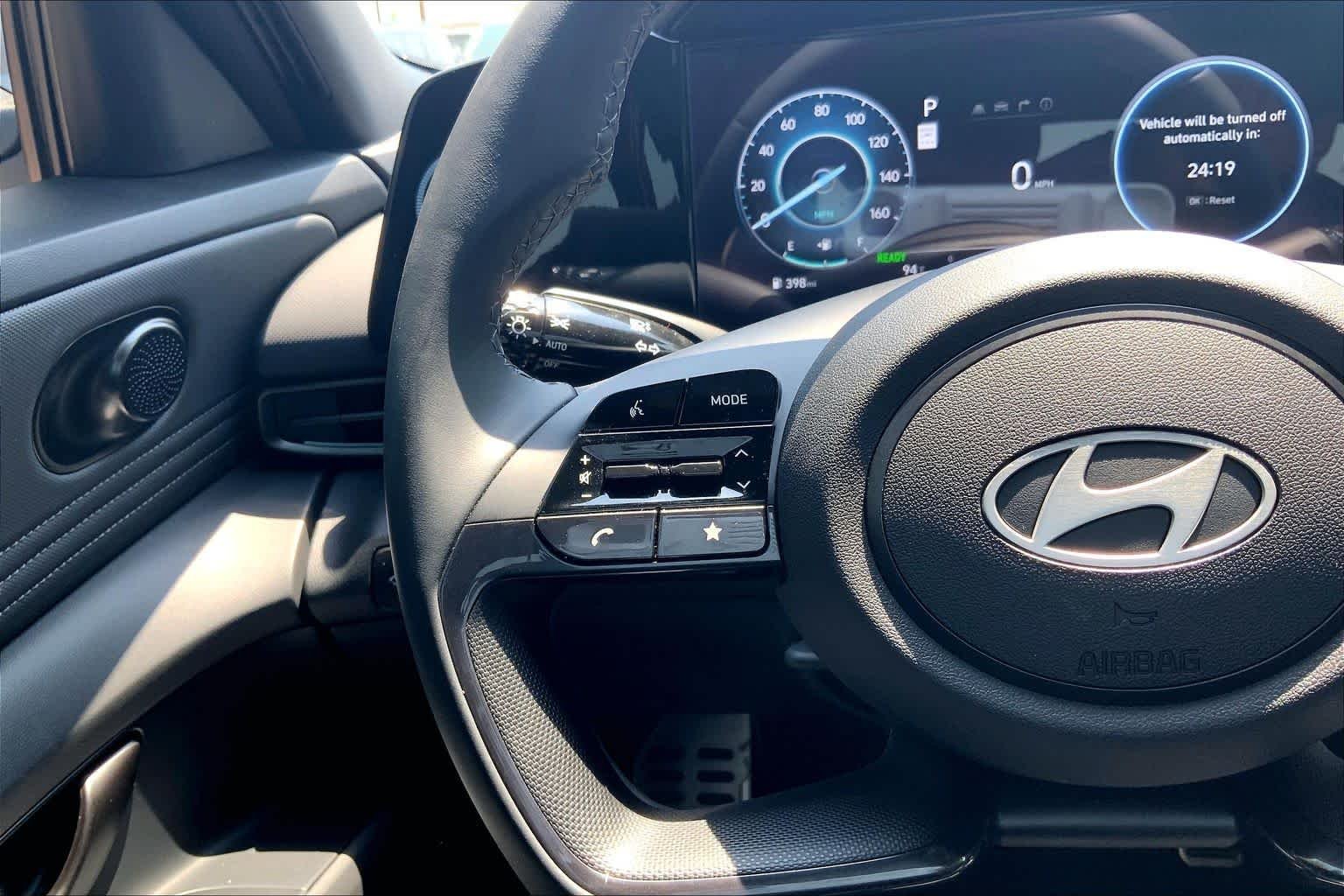 2025 Hyundai Elantra Blue - Photo 24