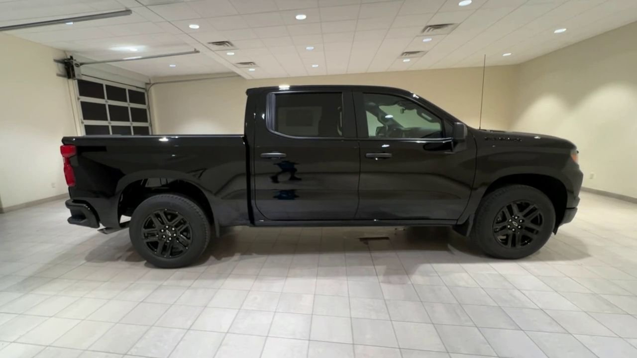 2025 Chevrolet Silverado 1500 Custom - Photo 32