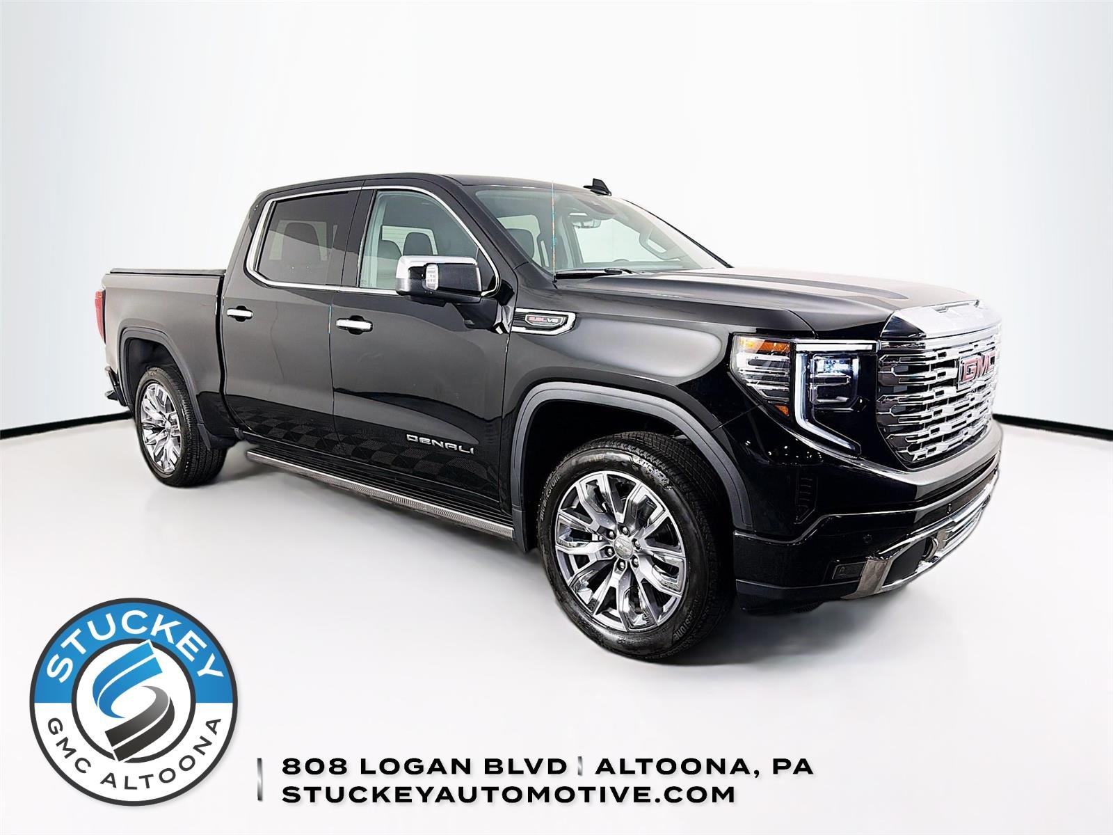 2025 GMC Sierra 4WD Crew Cab Short Box Denali's photo