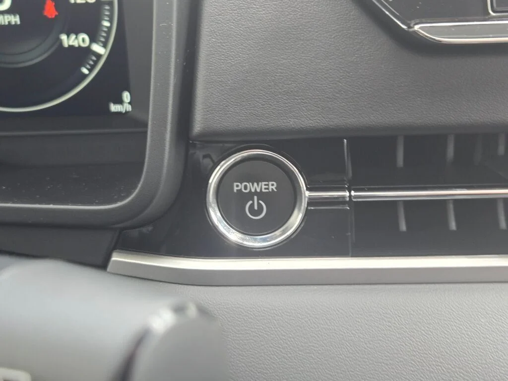 2025 Mitsubishi Outlander Plug-in Hybrid SEL - Photo 24