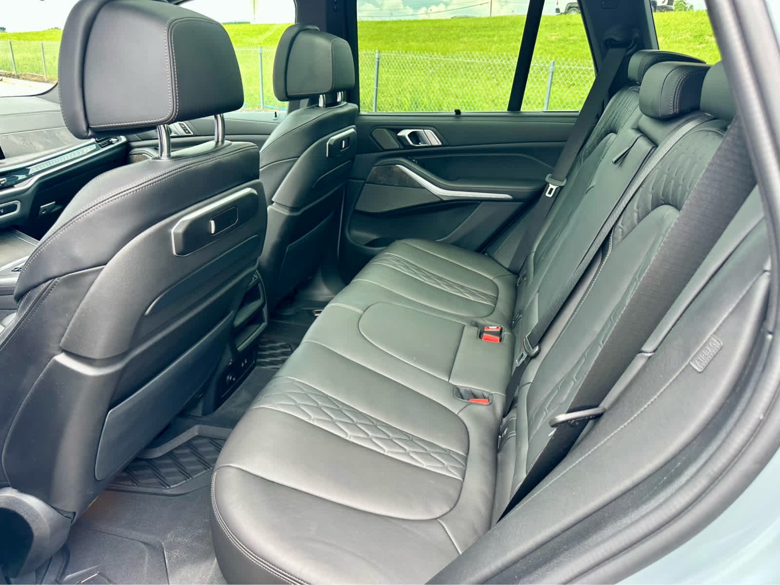 Used 2024 Brooklyn Grey Metallic BMW xDrive40i image 13