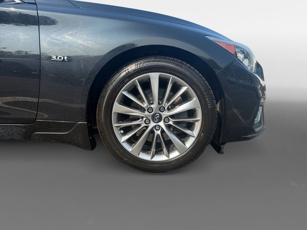 Used 2018 Black INFINITI 3.0t LUXE image 16
