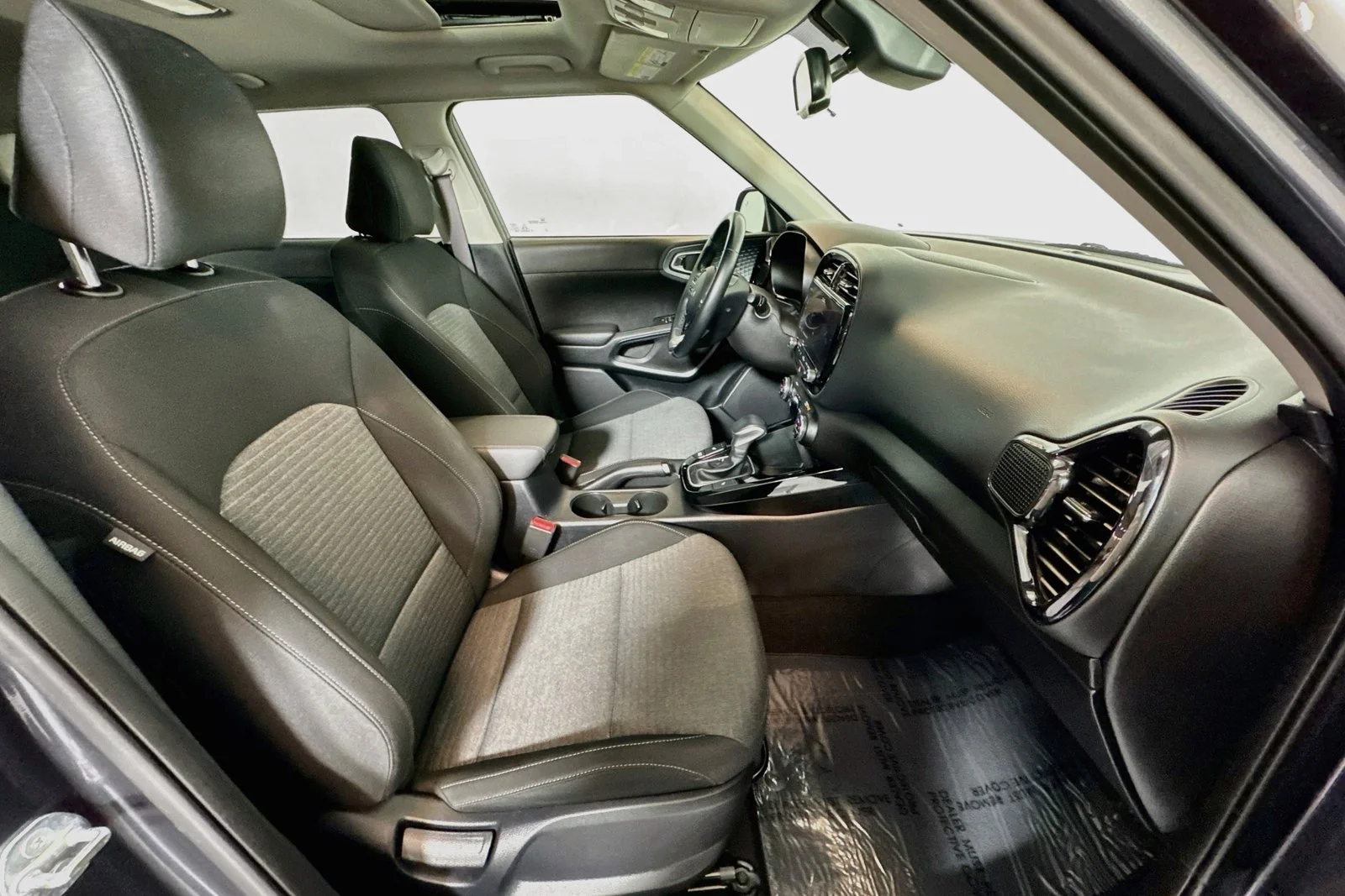 Used 2023 Gravity Gray Kia EX image 27