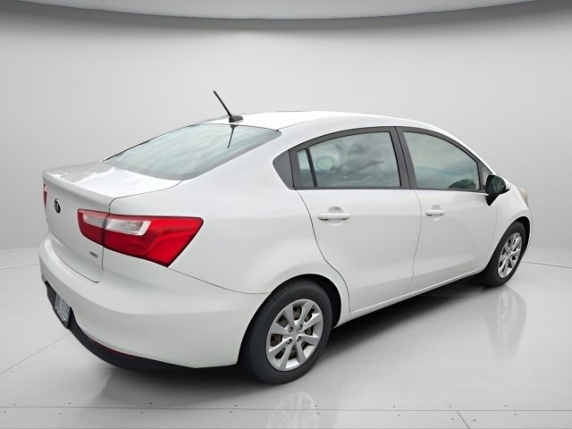 Used 2017 Clear White Kia LX image 6