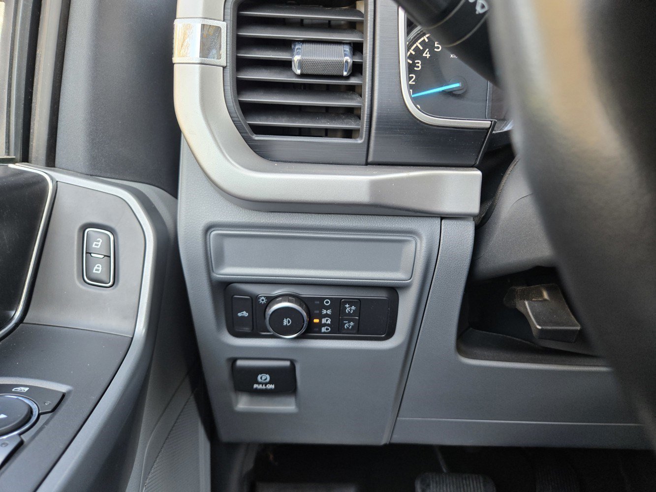 2022 Ford F-150 XL - Photo 21