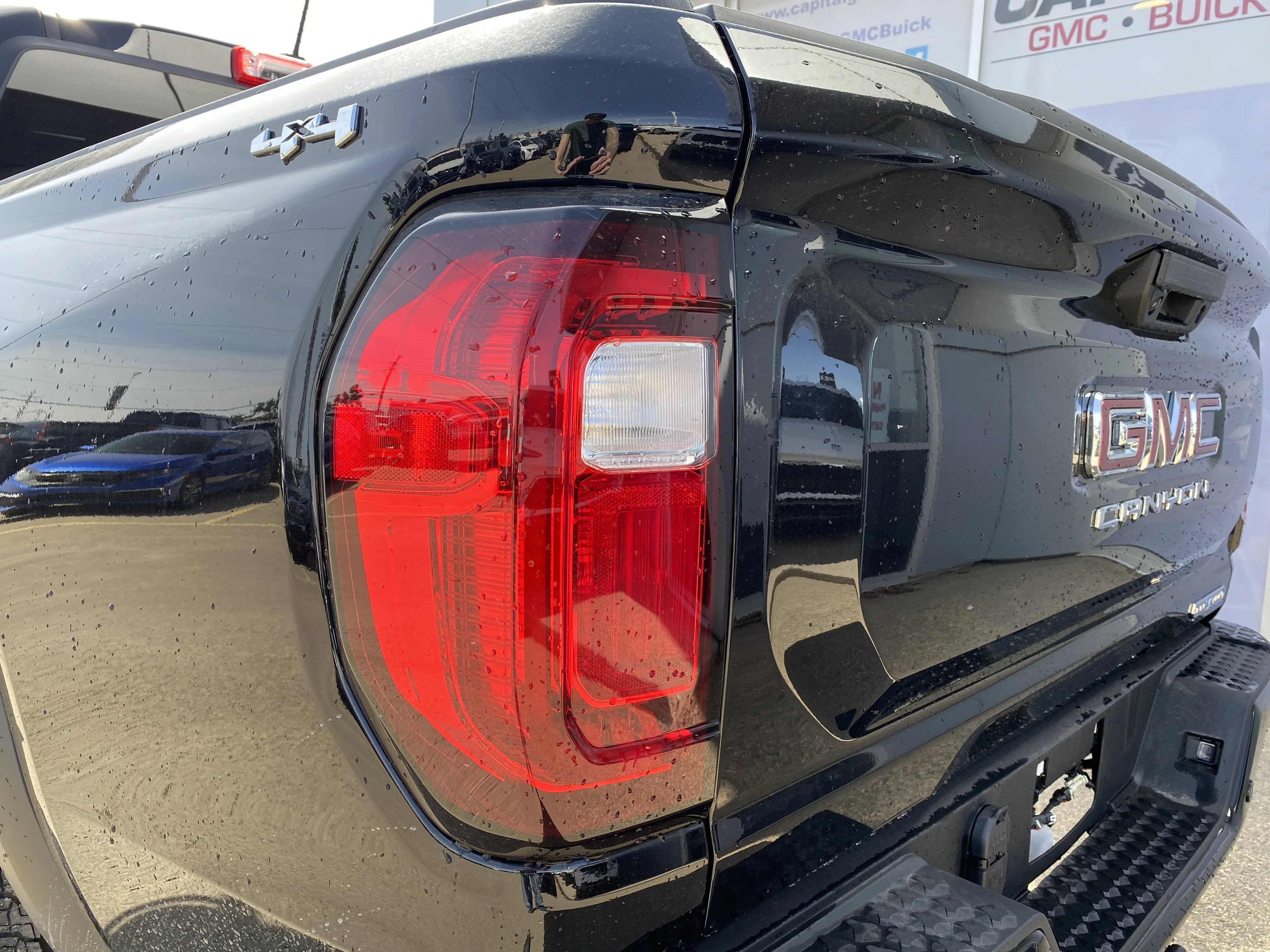 New 2026 ONYX BLACK GMC 4WD Elevation image 10