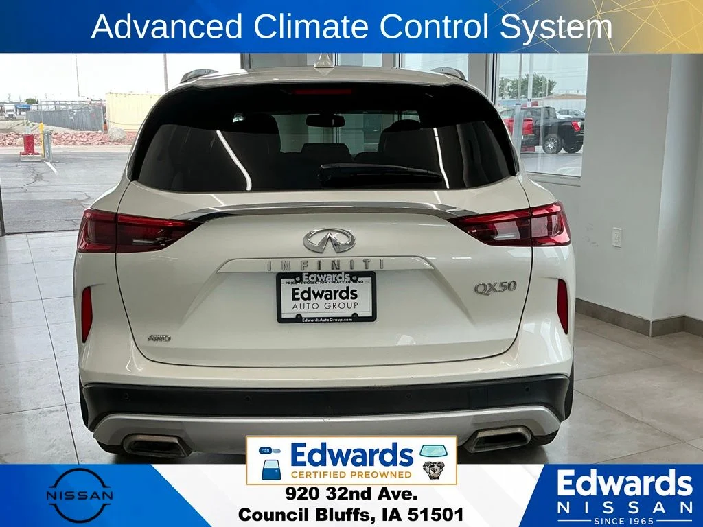 Used 2021 White INFINITI Sensory image 10