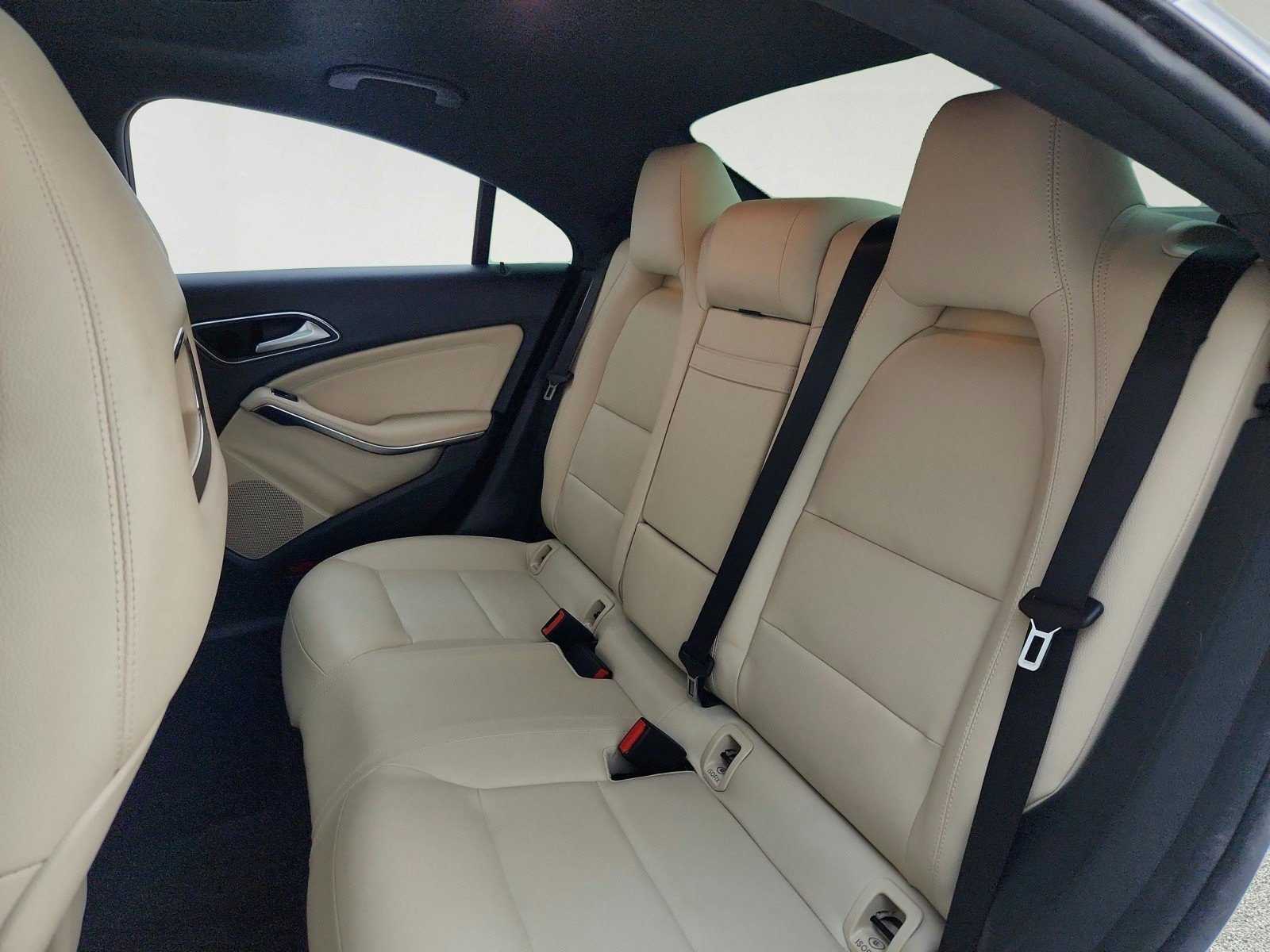 Used 2019 Polar White Mercedes-Benz CLA 250 image 27