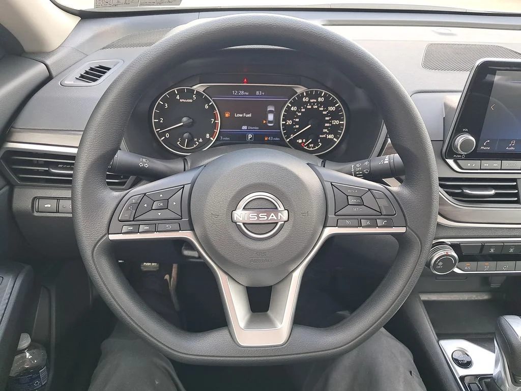 New 2026 White Nissan 2.5 SV image 14