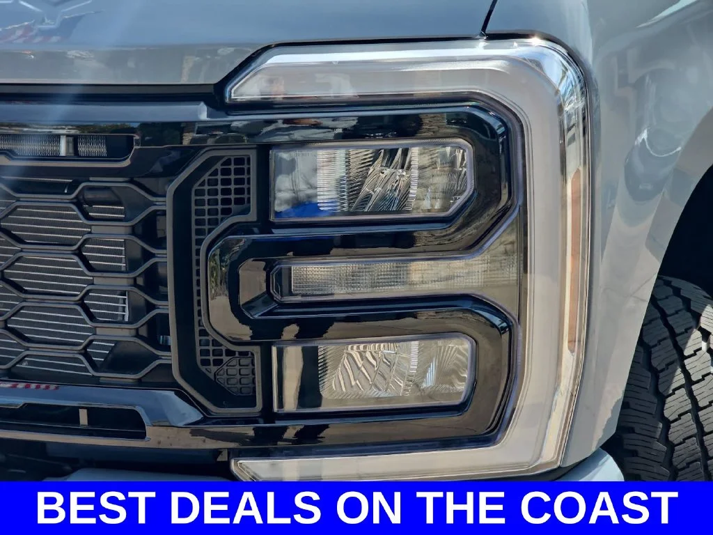 New 2026 Glacier Gray Metallic Tri-Coat Ford F-250® Lariat® image 33