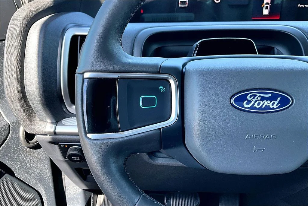 Certified Used 2025 Oxford White Ford Active image 18