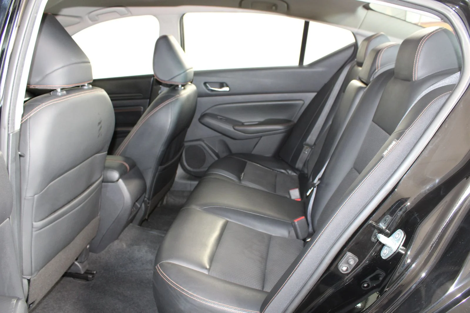 Used 2019 Black Nissan 2.5 SR image 15
