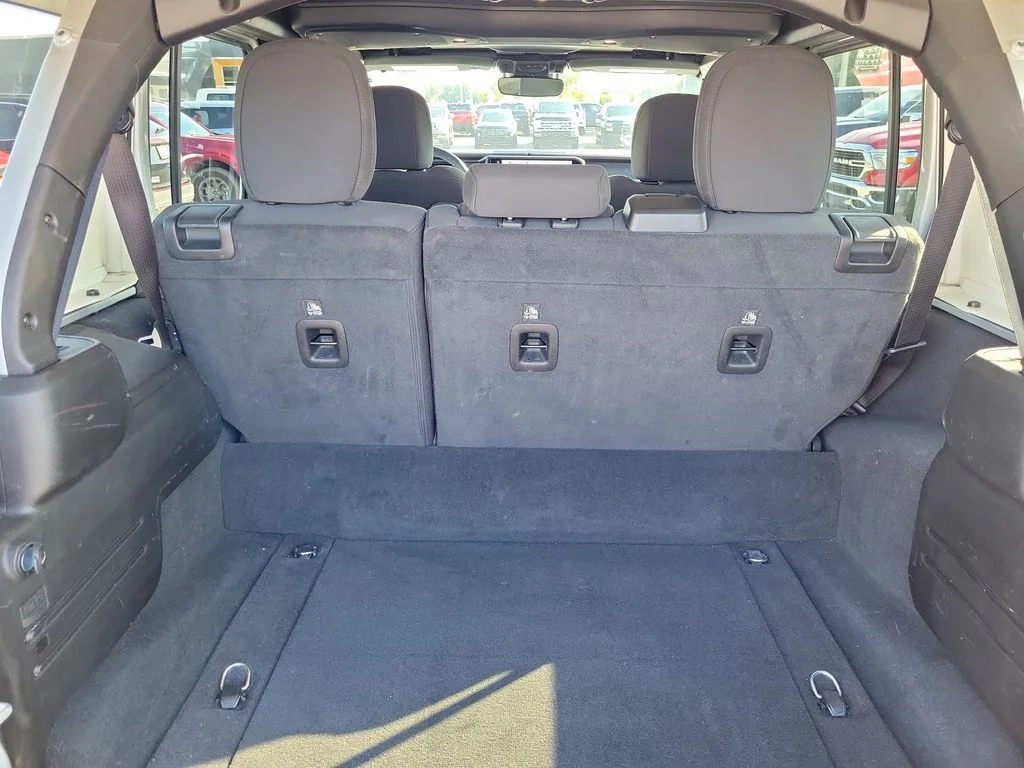 Used 2024 Silver Zynith Clearcoat Jeep Rubicon 4xe image 11