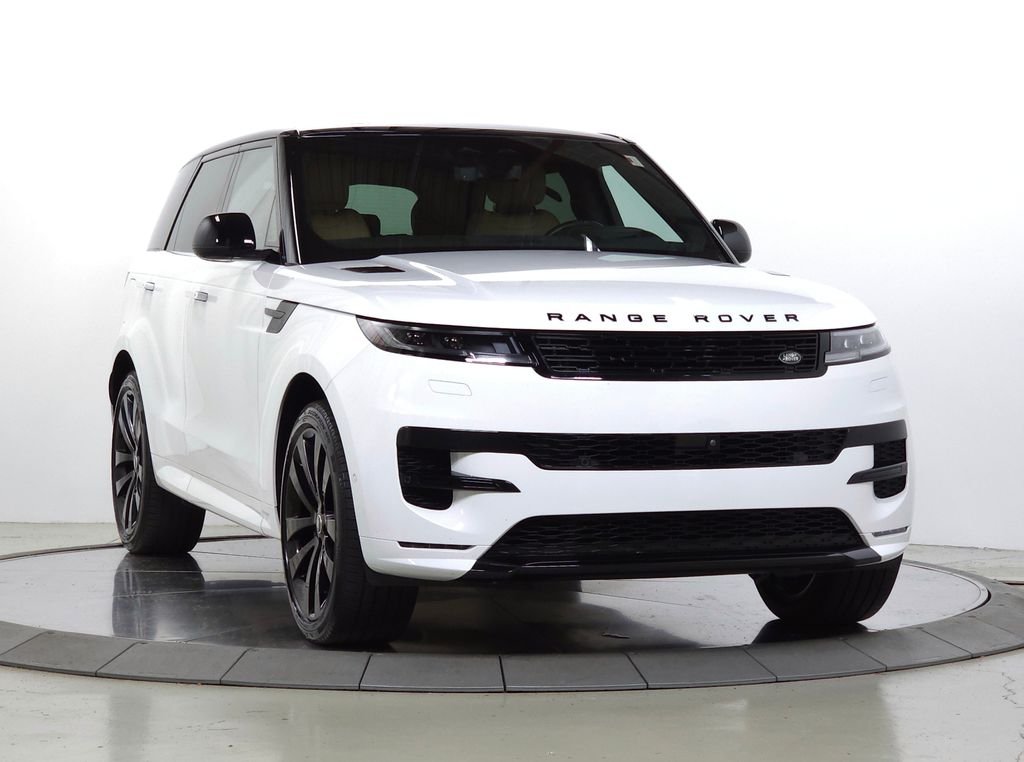 Certified Used 2025 Fuji White Land Rover Dynamic SE image 10