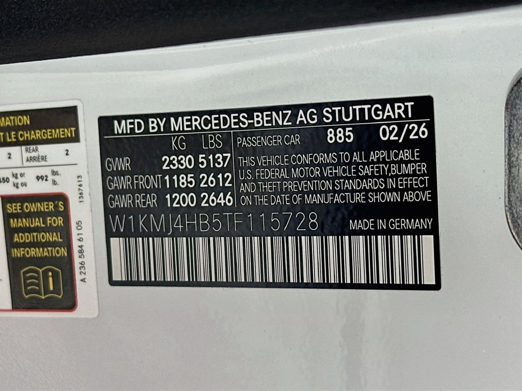 New 2026 MANUFAKTUR Moonlight White Metallic Mercedes-Benz CLE 300 image 34