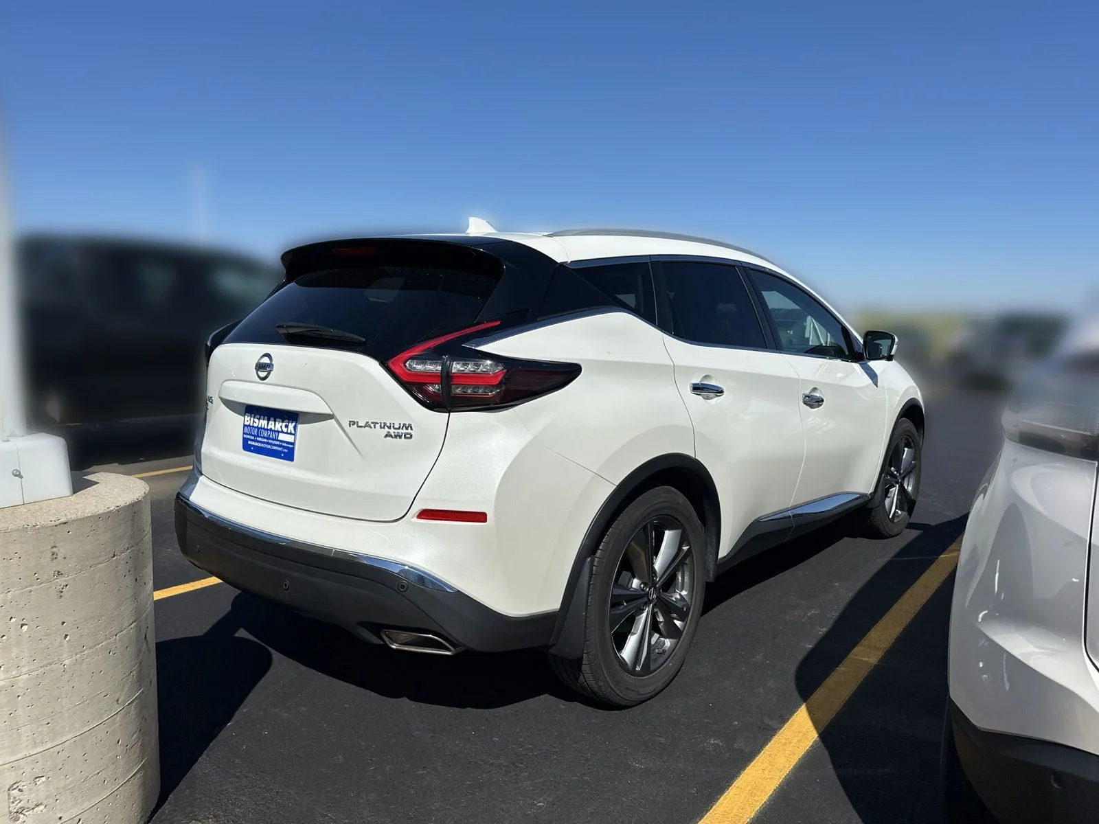 Used 2019 White Nissan Platinum image 3