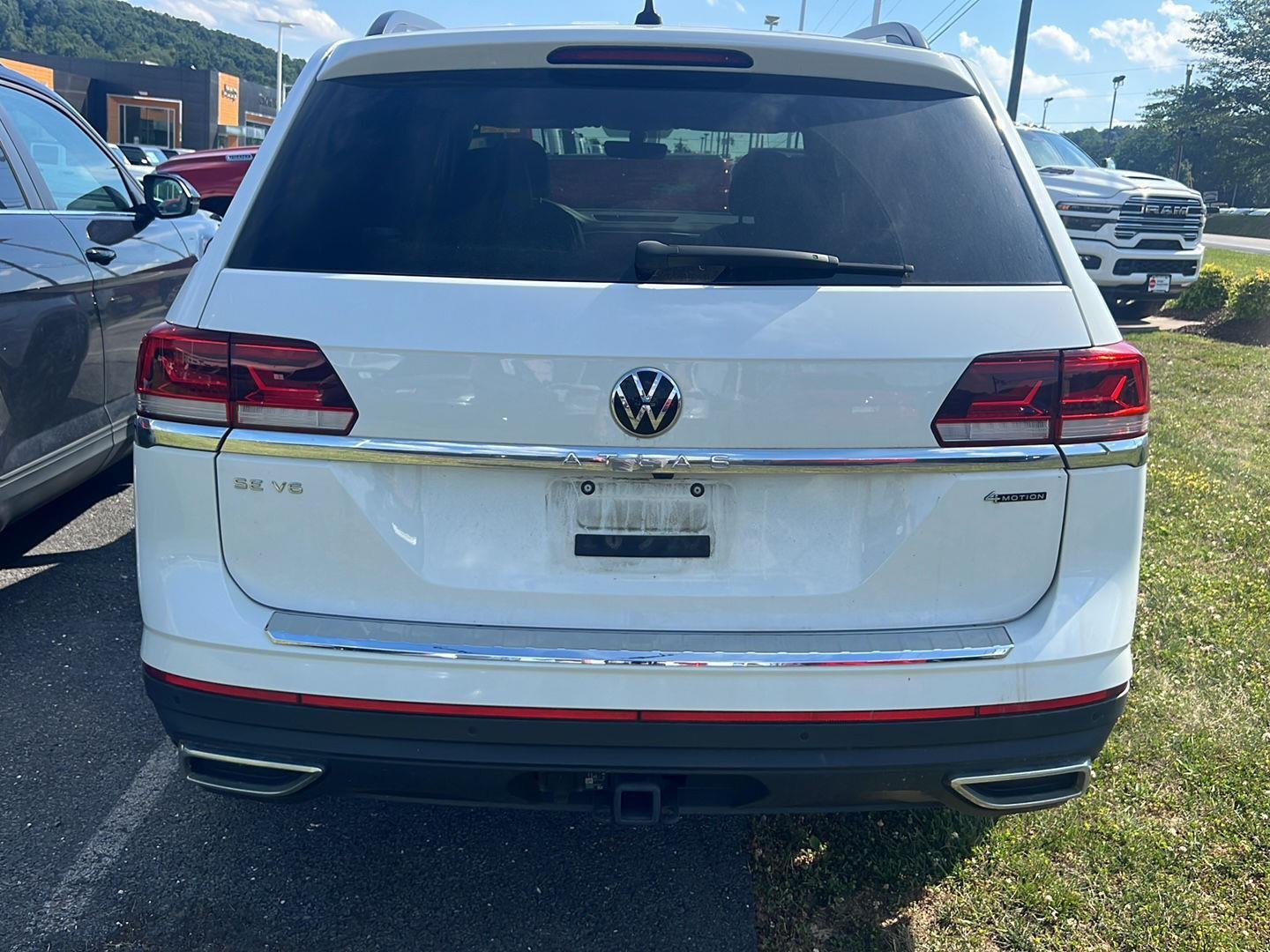 Used 2023  Volkswagen V6 SE 4Motion w/ Tech image 3