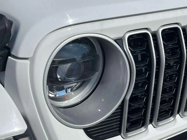 Used 2024 White Jeep Sahara 4xe image 13