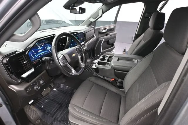 Used 2023 Gray Chevrolet LT image 17