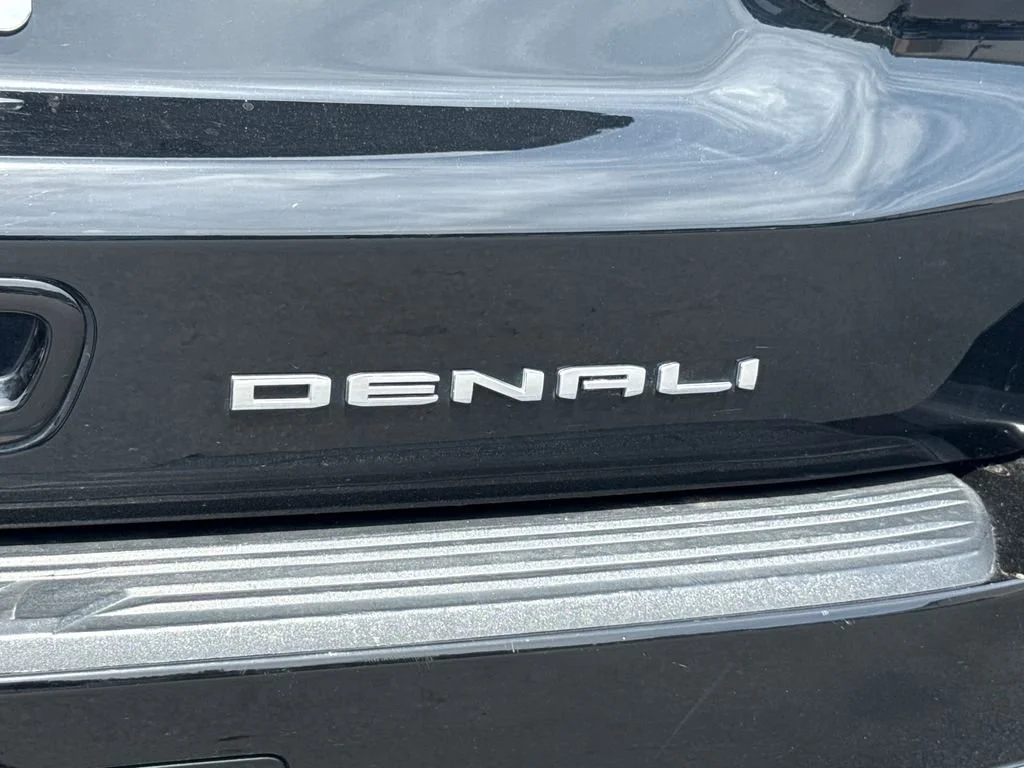 Used 2024 Onyx Black GMC Denali image 10