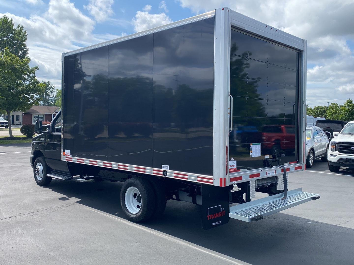 Used 2027 Wh Ford  image 5