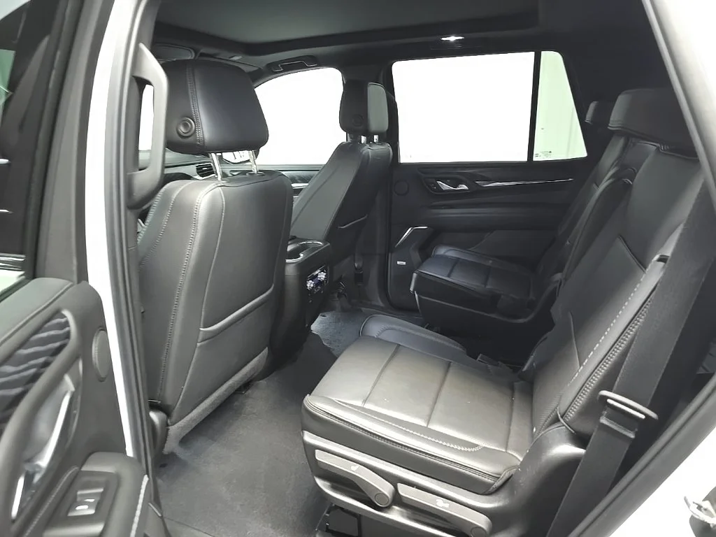 Used 2022 White GMC Denali image 33
