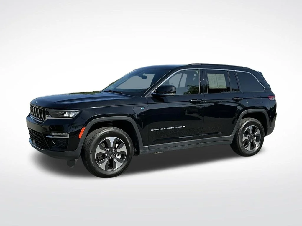 Used 2024 Black Jeep 4xe image 3