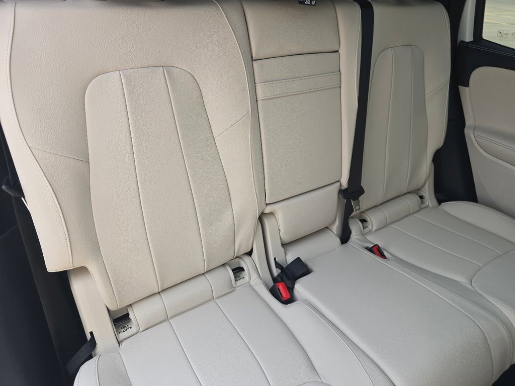 New 2026 Polar White Mercedes-Benz GLB 250 image 58