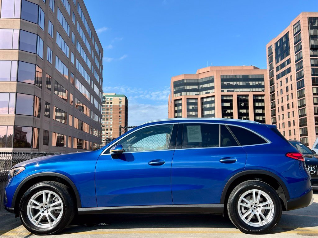 Certified Used 2026  Mercedes-Benz GLC 300 image 8