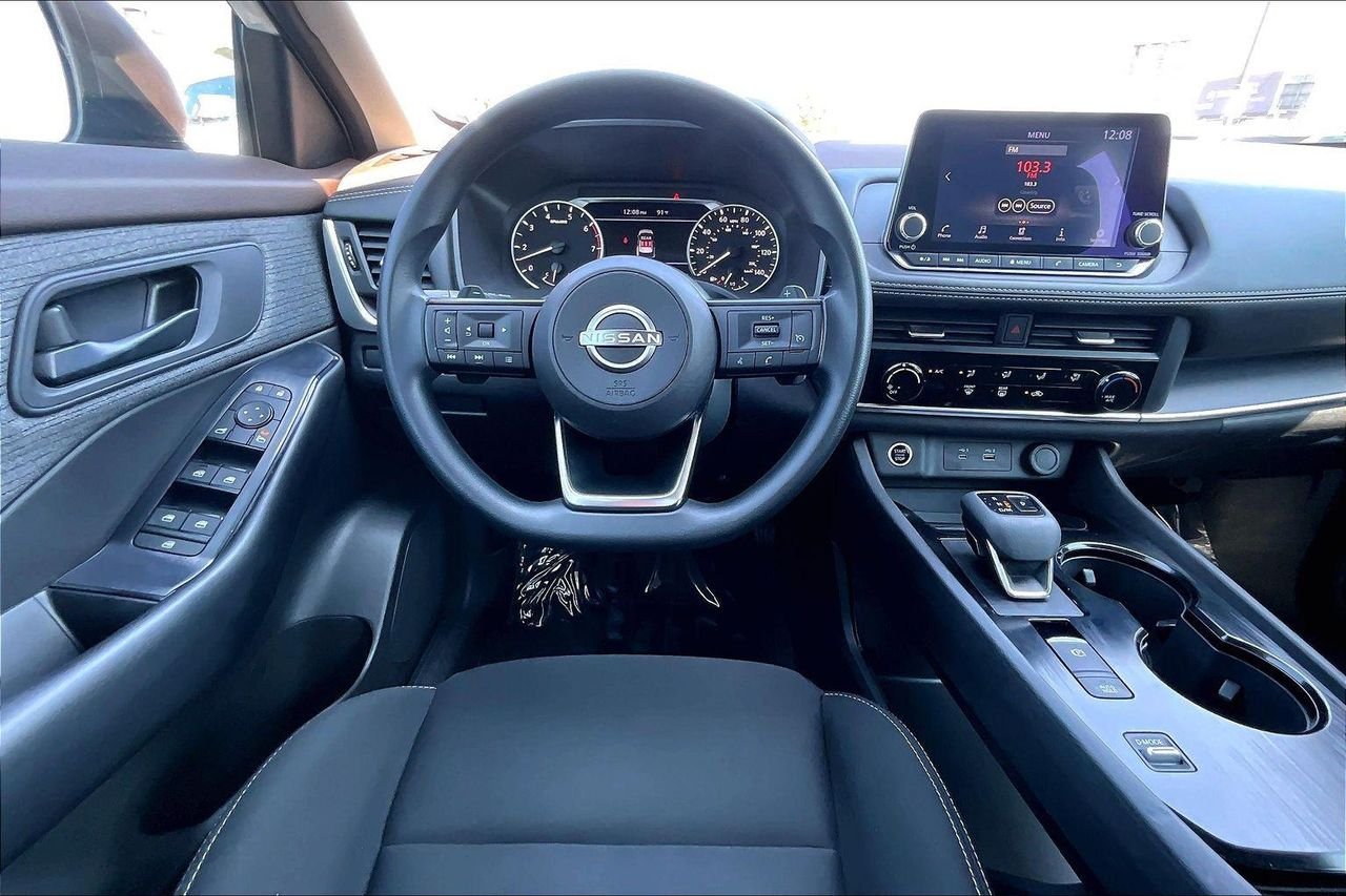 Used 2023 Glacier White Nissan S FWD image 10