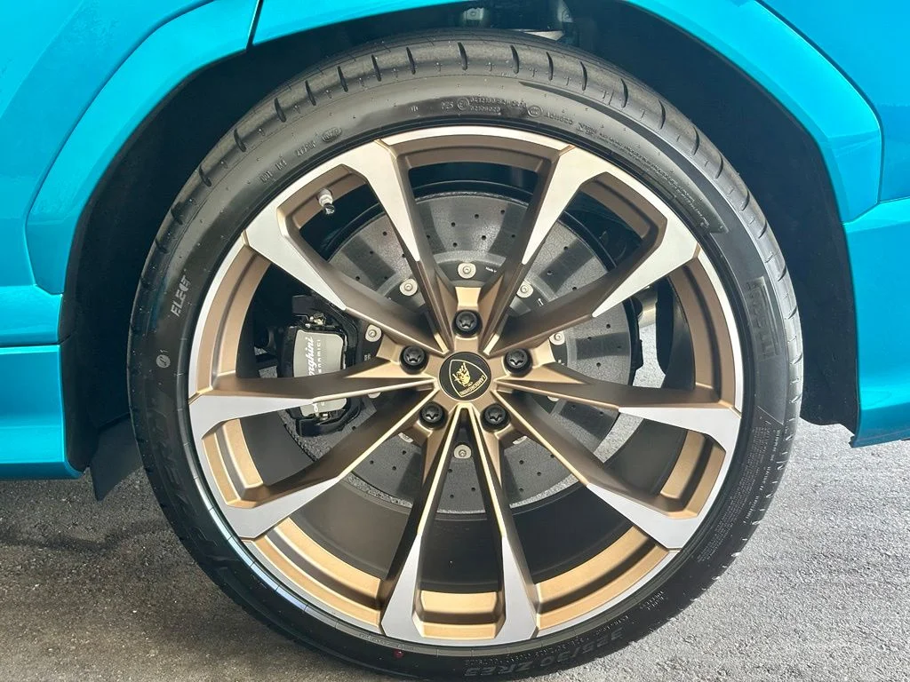 New 2026 Blue Lamborghini SE image 12