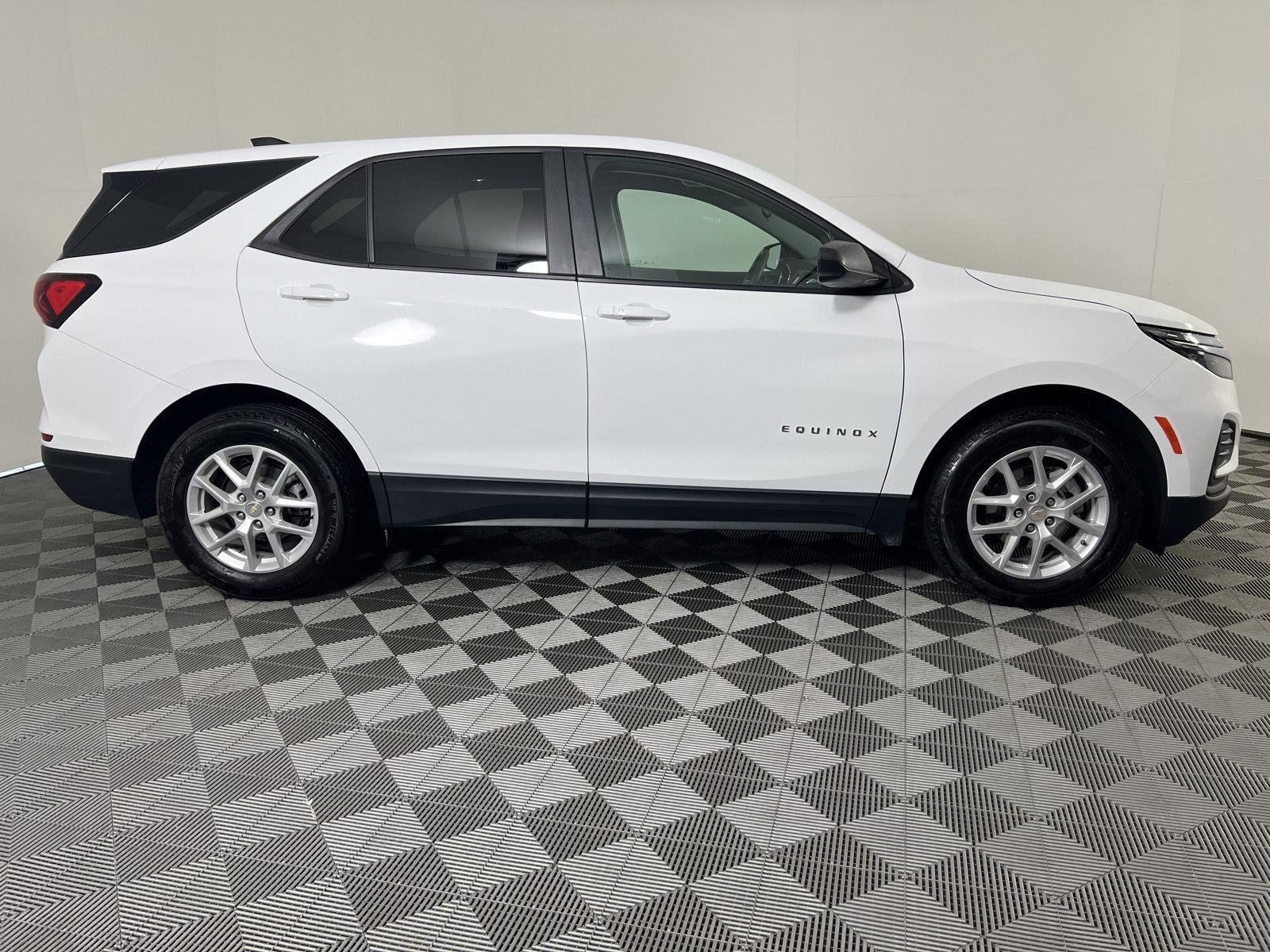 Used 2022 Summit White Chevrolet LS image 22