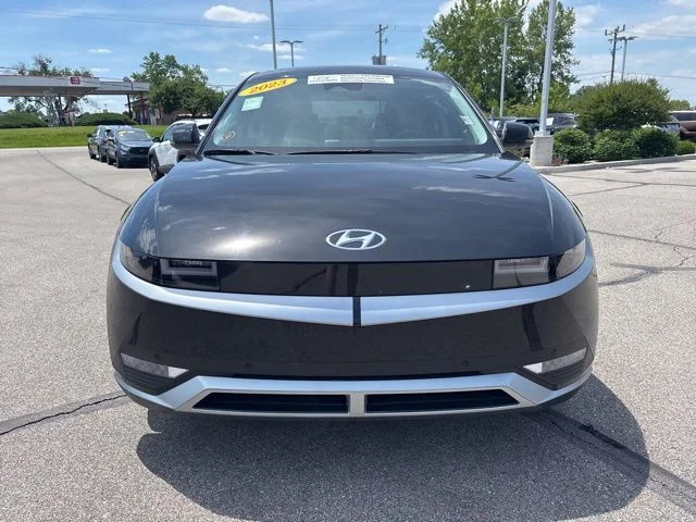 Used 2023 Abyss Black Hyundai SEL image 4