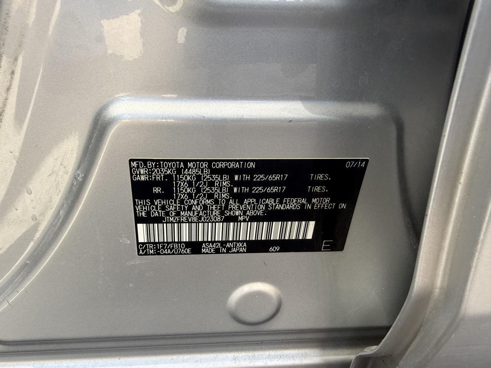 Used 2014 Classic Silver Metallic Toyota LE image 4