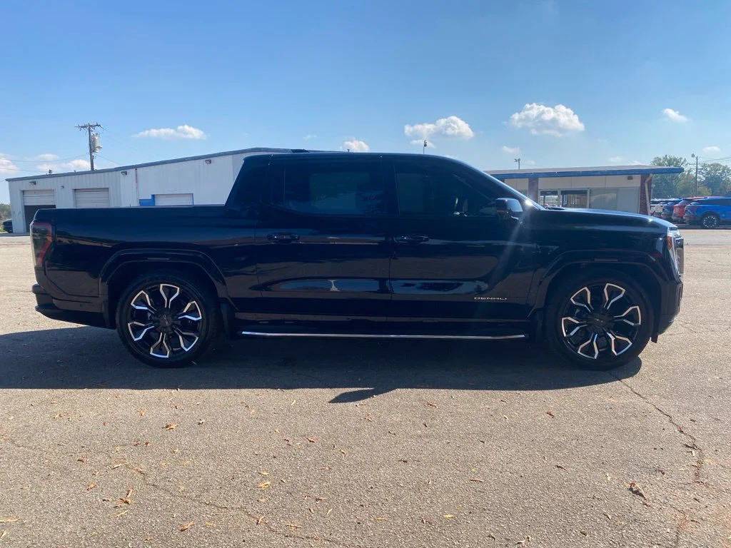 Used 2025 Onyx Black GMC Max Range Denali image 6
