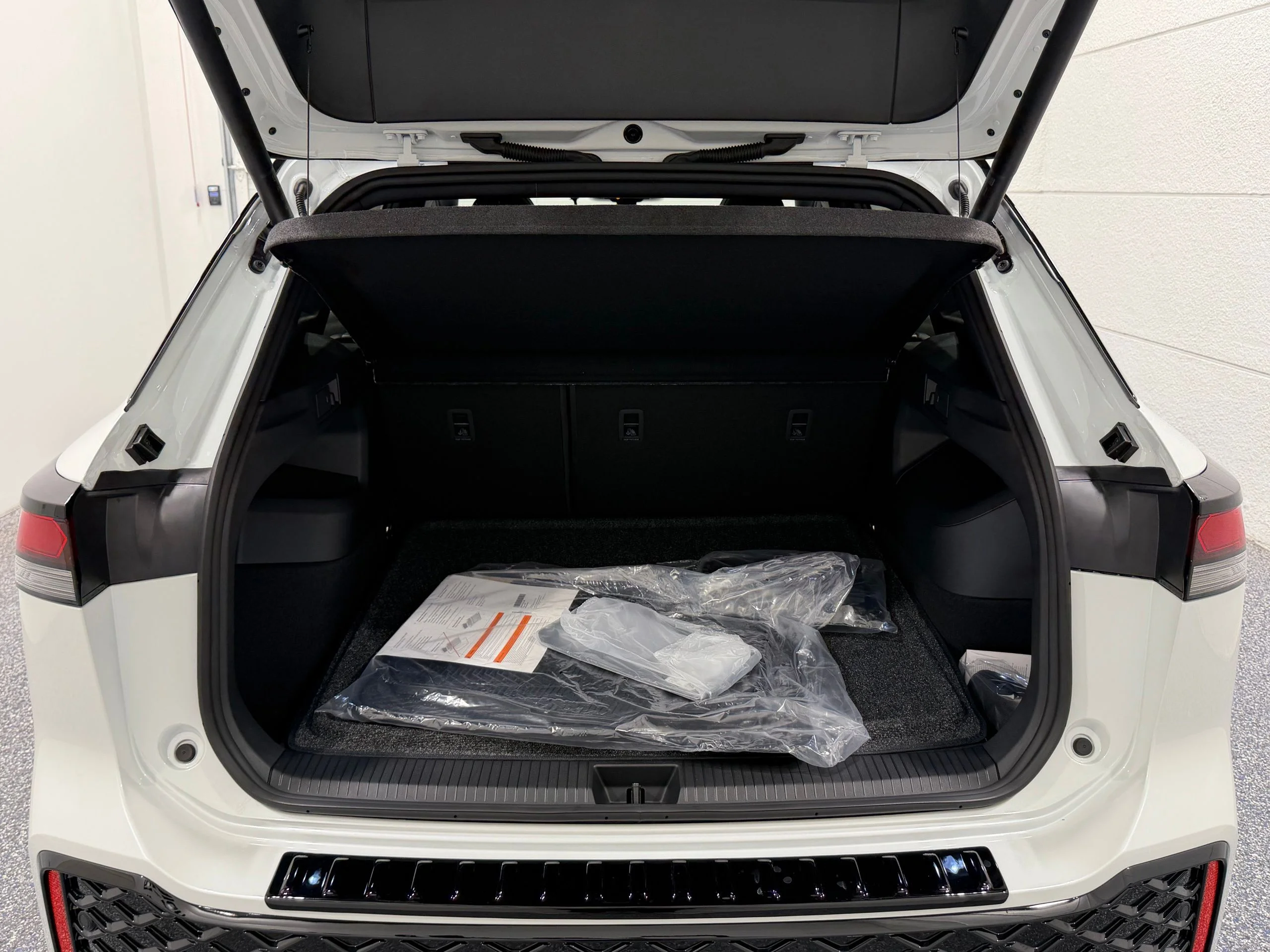 New 2026 White Volkswagen SE R-Line Black image 25