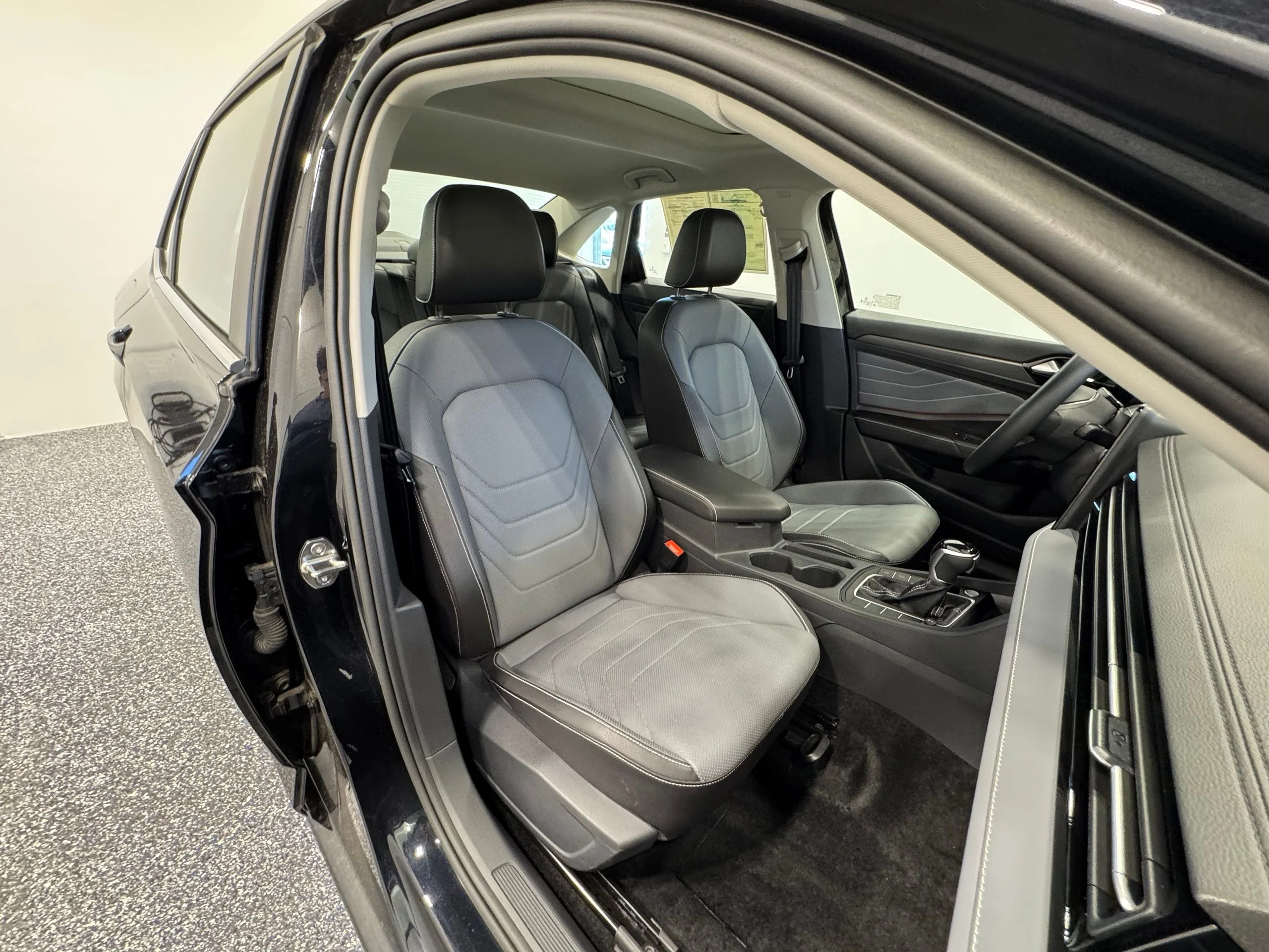 Used 2026 Black Volkswagen 1.5T SEL image 36