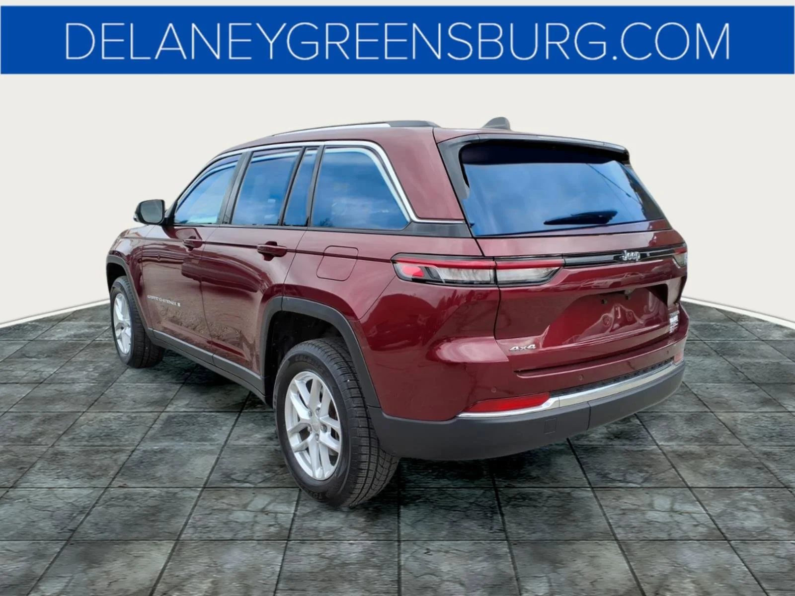 Used 2023 Velvet Red Pearlcoat Jeep Laredo image 5